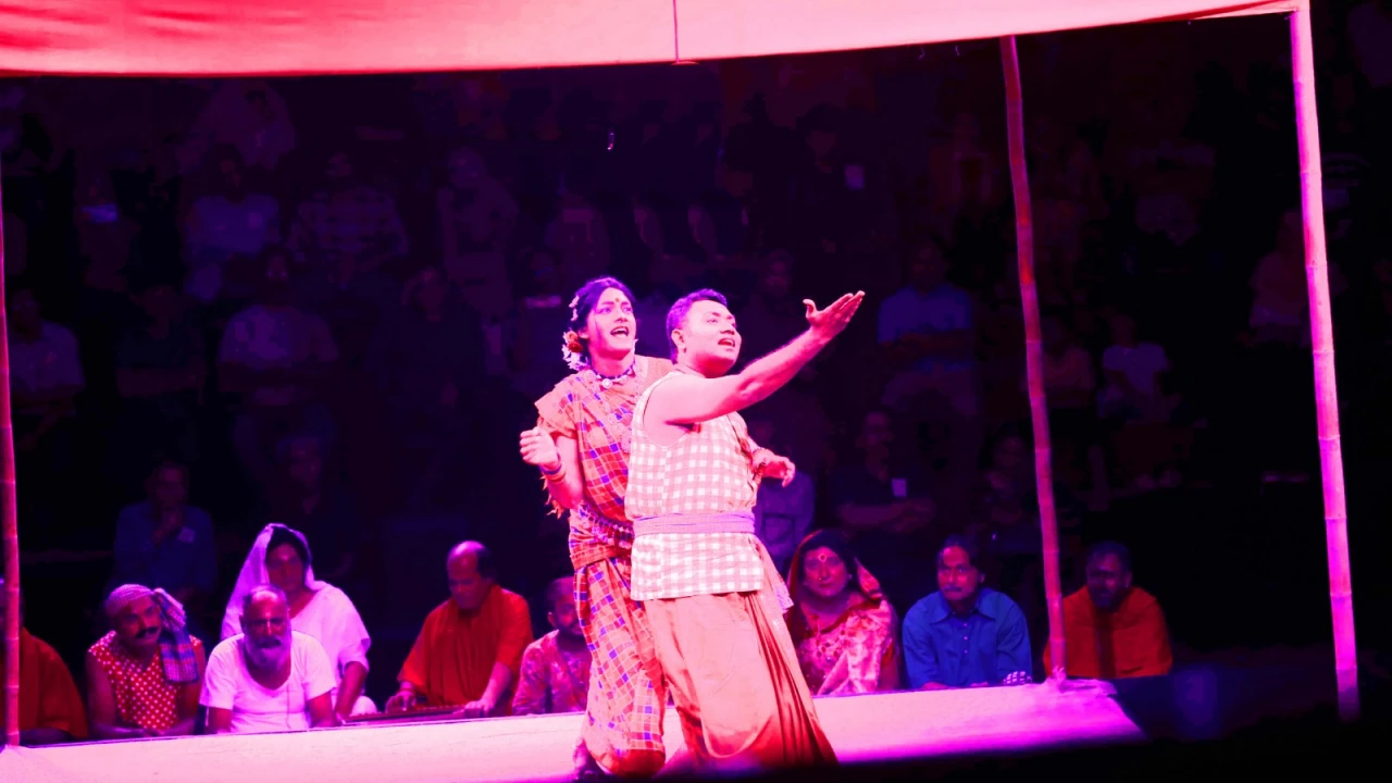 ‘সোনাই মাধব’-এর ২০০তম মঞ্চায়নের মাইলফলক