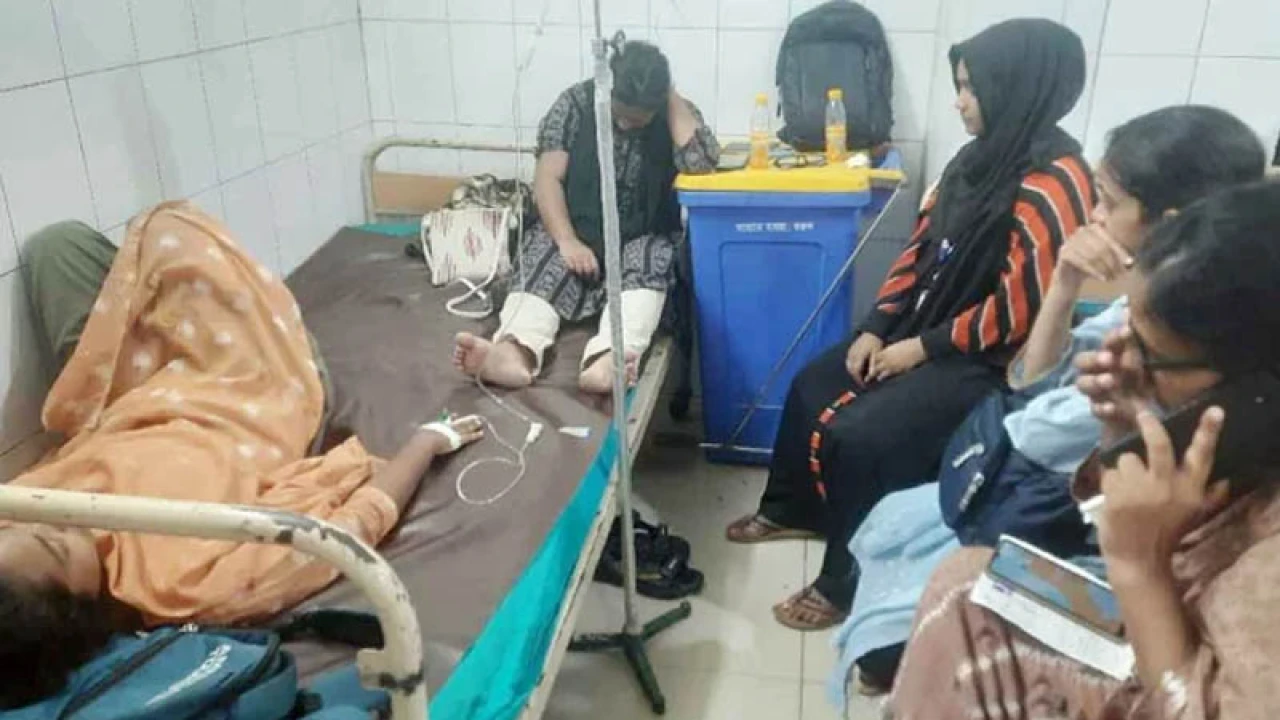 ছাত্রলীগের হামলায় আহত ইডেন কলেজের ৪ ছাত্রী হাসপাতালে