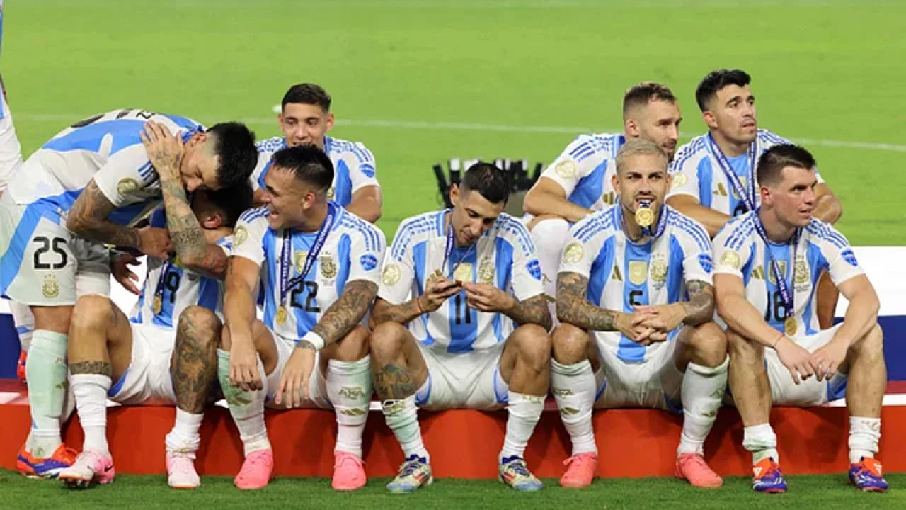 আর্জেন্টিনার বর্ণবাদী গান, অভিযোগ জানাবে ফ্রান্স