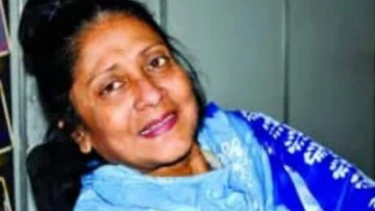 মারা গেলেন অভিনেত্রী ও আবৃত্তিশিল্পী ক্যামেলিয়া মোস্তফা