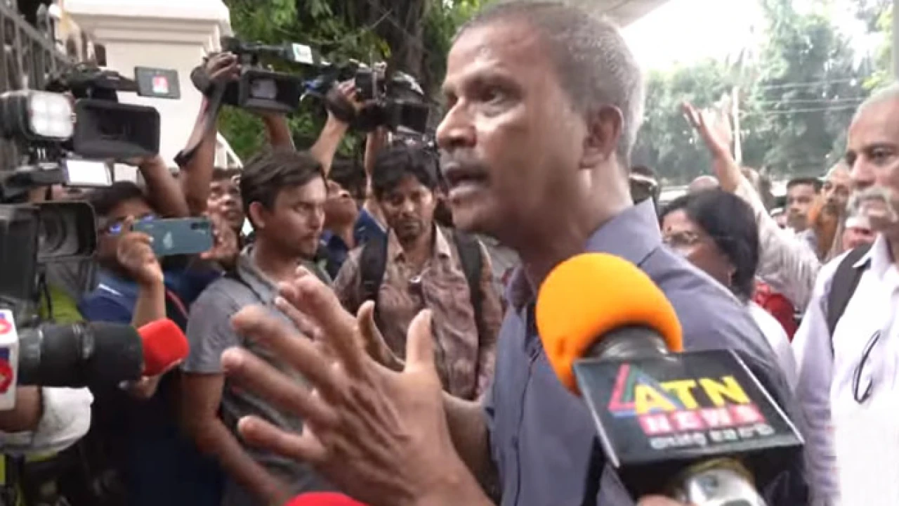 শাহবাগ থানা থেকে ২ শিক্ষার্থীকে ছাড়িয়ে নিলেন শিক্ষকরা