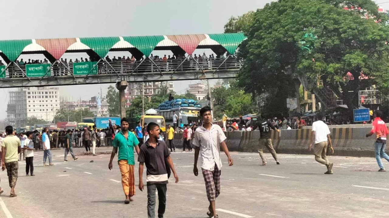 যাত্রাবাড়ীতে ঢাকা-চট্টগ্রাম মহাসড়ক বন্ধ, ভোগান্তি চরমে