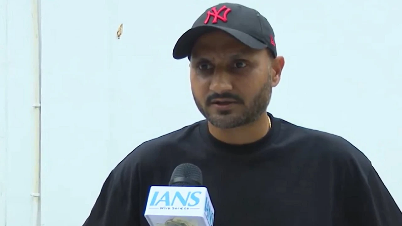 ‘পাকিস্তানে প্রায় প্রতিদিনই ঘটনা ঘটে, কেন সেখানে যাবে ভারত’