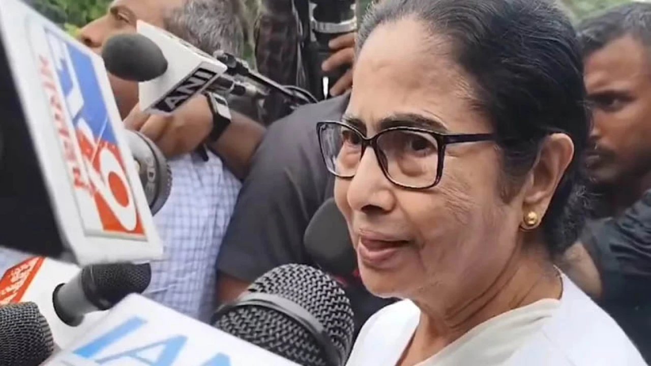 মোদির বৈঠকে মমতাকে ‘অপমান’