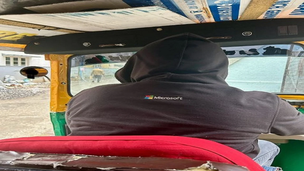 মাইক্রোসফটের প্রকৌশলী কেন অটোরিকশাচালক!