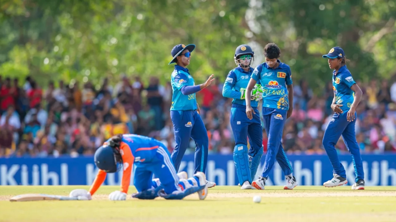 ভারতকে হারিয়ে নতুন চ্যাম্পিয়ন শ্রীলংকা