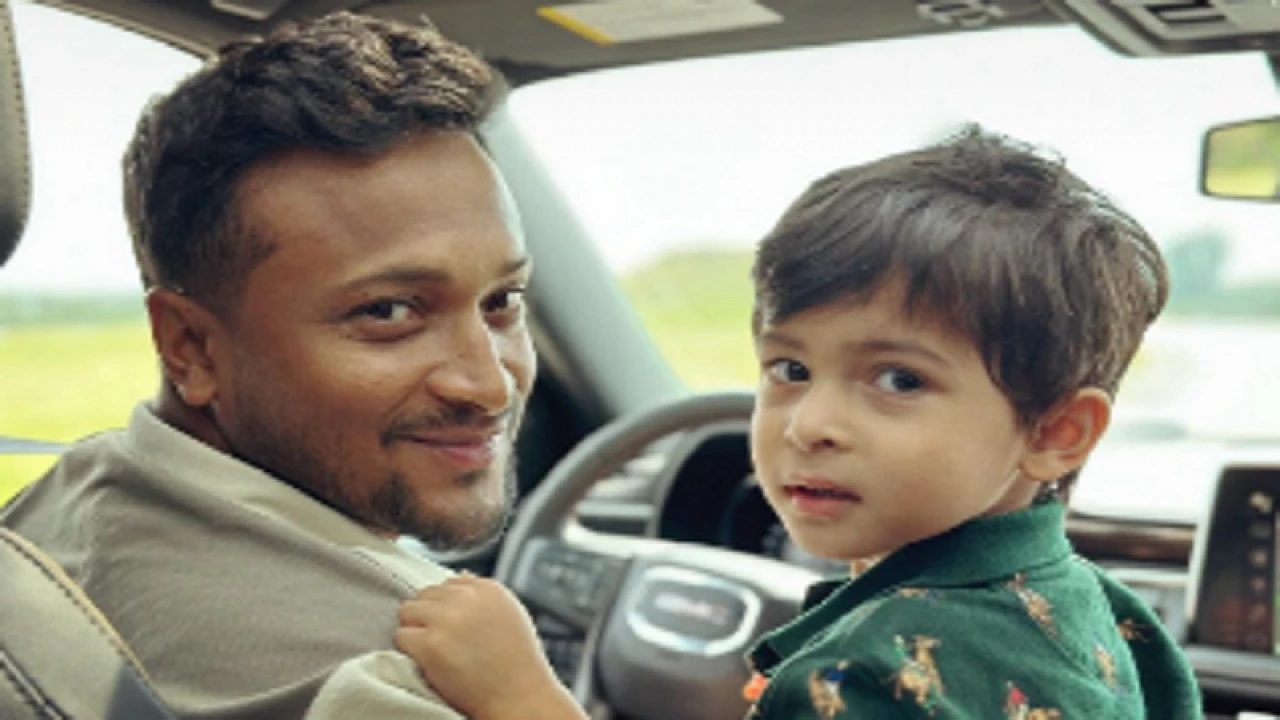 পরিবার নিয়ে ফুরফুরে মেজাজে ঘুরছেন সাকিব