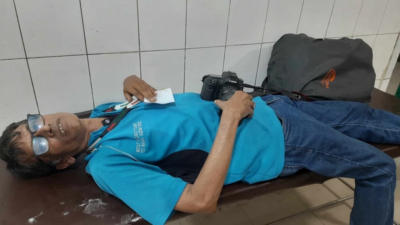 আমাদের সময়ের সাংবাদিক গুলিবিদ্ধ