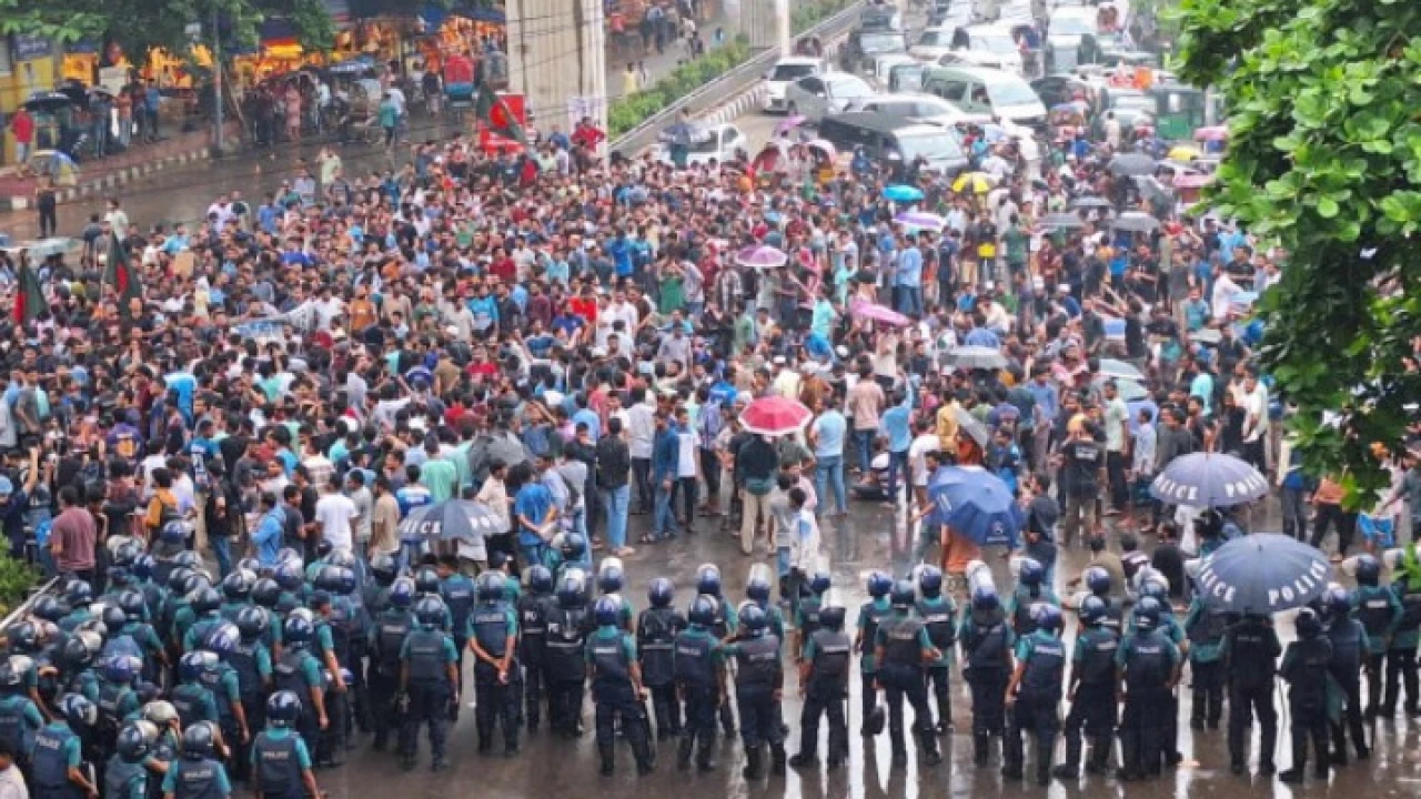 ছাত্রদের কারফিউ প্রত্যাখ্যান, ‘মার্চ টু ঢাকা’ কর্মসূচি আজ