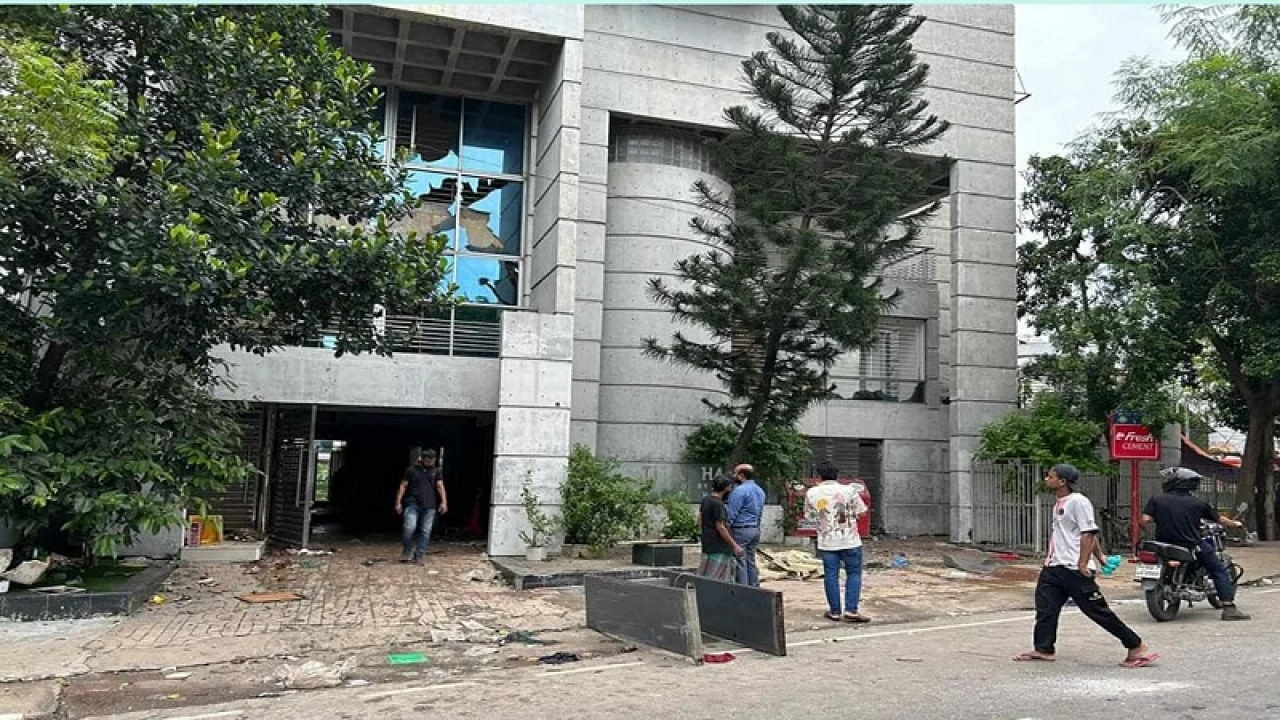 সাঈদ খোকনের বাড়িতে ভাঙচুর, লুটপাট চলছে