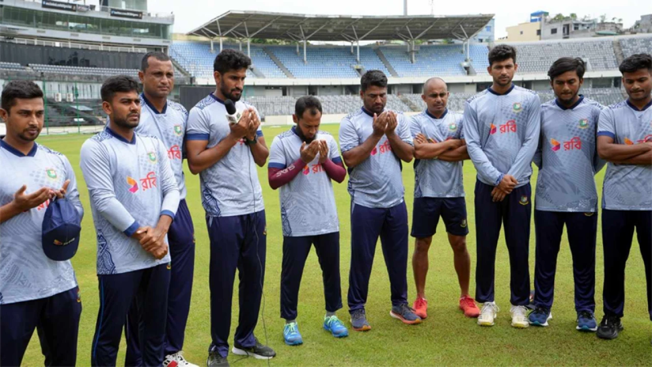 কোটা সংস্কার আন্দোলনে শহীদদের স্মরণে ক্রিকেটারদের দোয়া ও নীরবতা