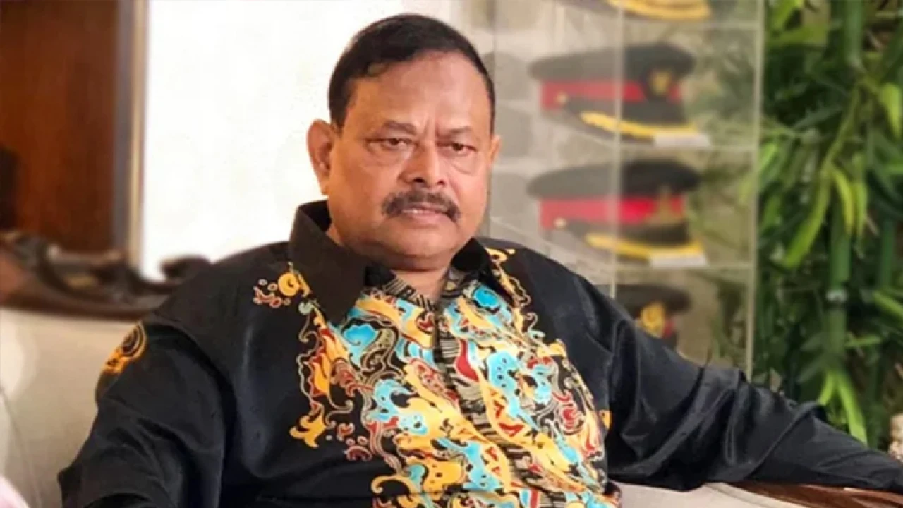 দেশ ছাড়ল সাবেক সেনাপ্রধান আজিজের পরিবার