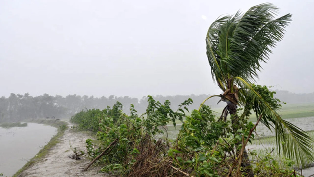 দুপুরের মধ্যে ৬০ কিমি বেগে ঝড়ের আশঙ্কা