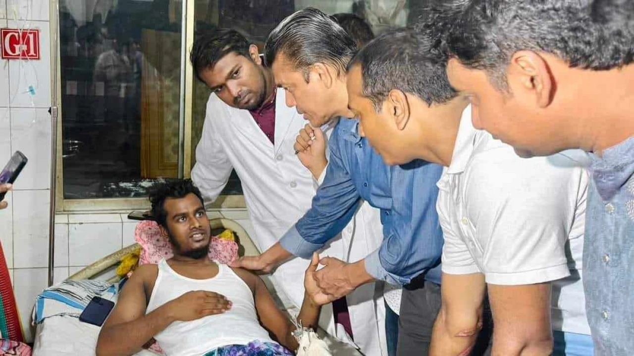 আহতদের খোঁজ নিতে পঙ্গু হাসপাতালে বিএনপির প্রতিনিধি দল