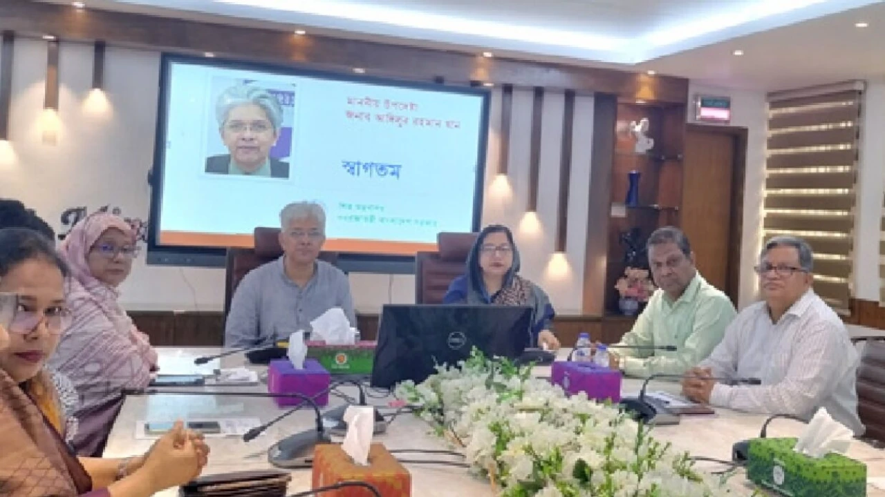 মন্ত্রণালয়ে অফিস করছেন শিল্প উপদেষ্টা আদিলুর রহমান