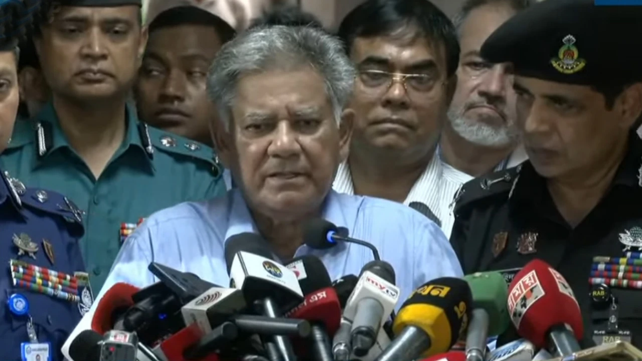 চাটুকারিতা করলেই মিডিয়া বন্ধ: স্বরাষ্ট্র উপদেষ্টা