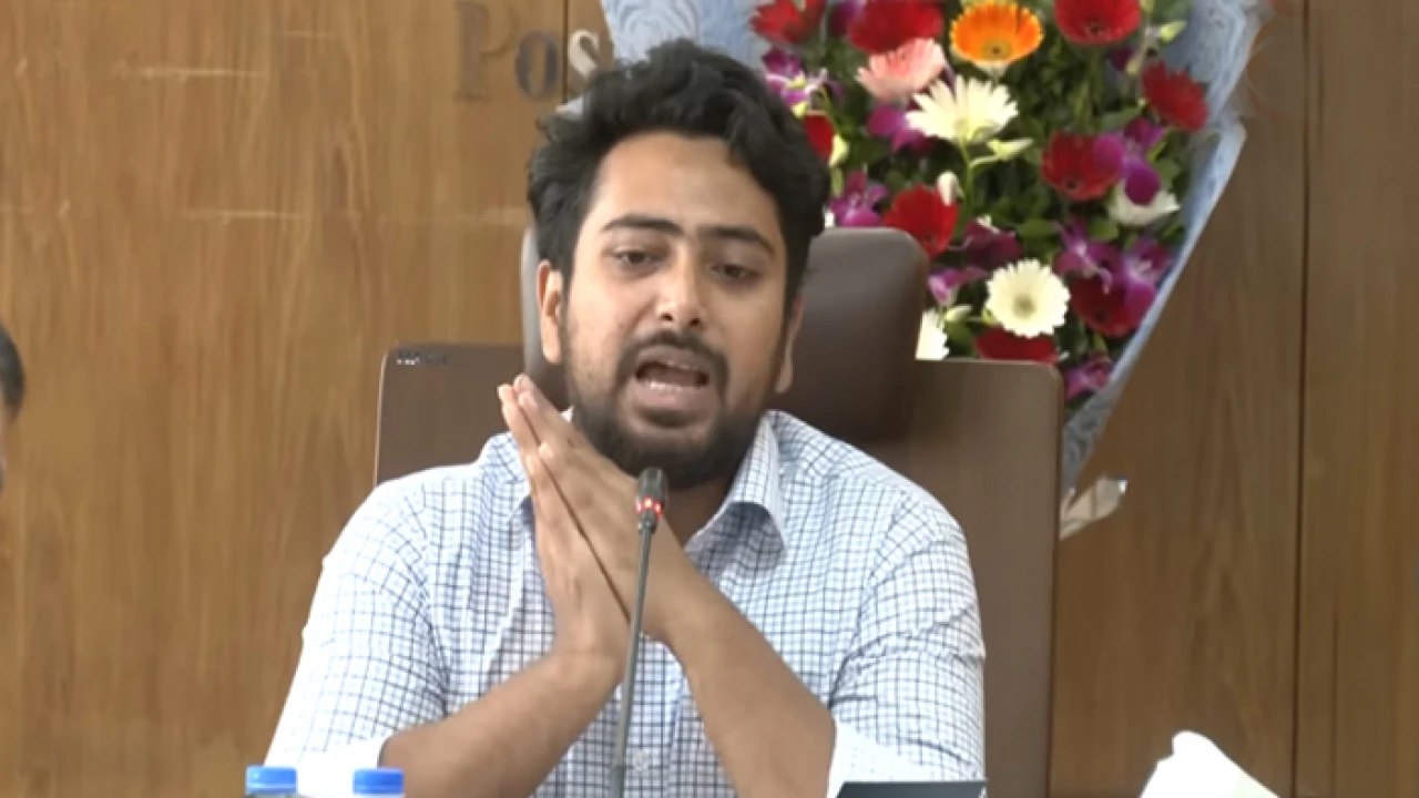 বিনিয়োগ হারানো টেন মিনিট স্কুল নিয়ে যা বললেন উপদেষ্টা নাহিদ