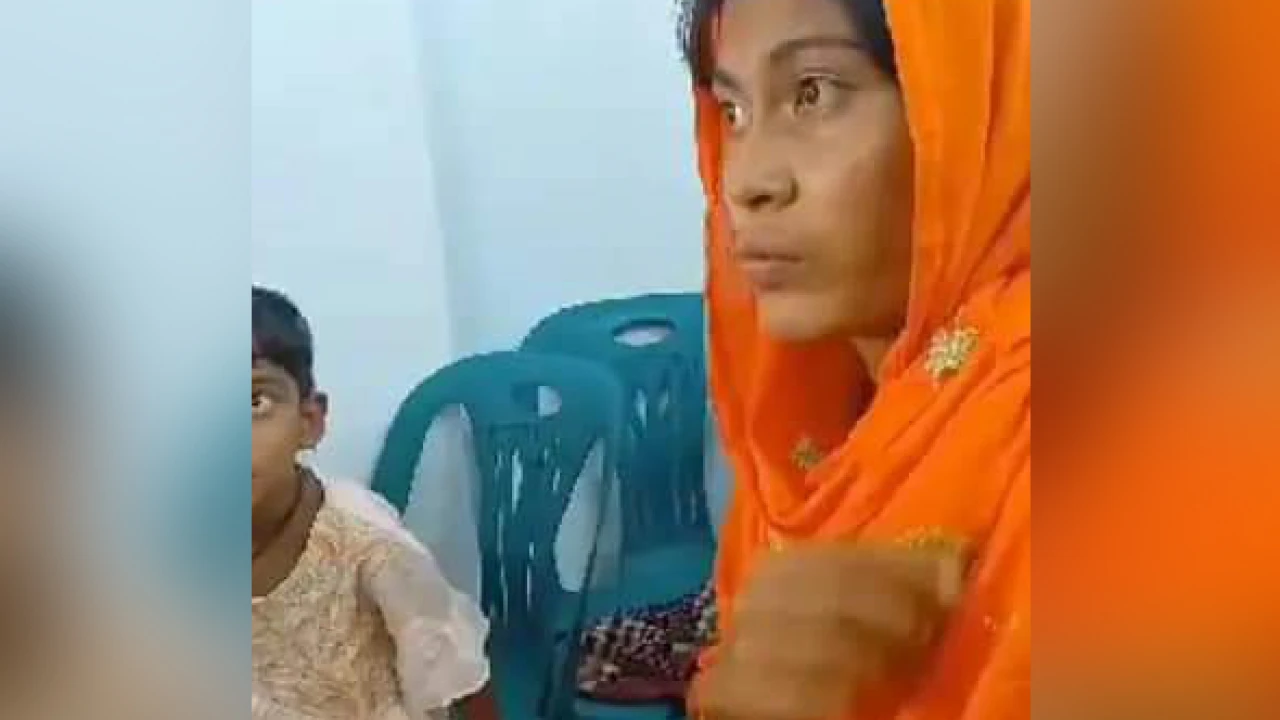 স্বামীকে গলা কেটে হত্যা, পালানোর পথে শিক্ষার্থীদের হাতে আটক