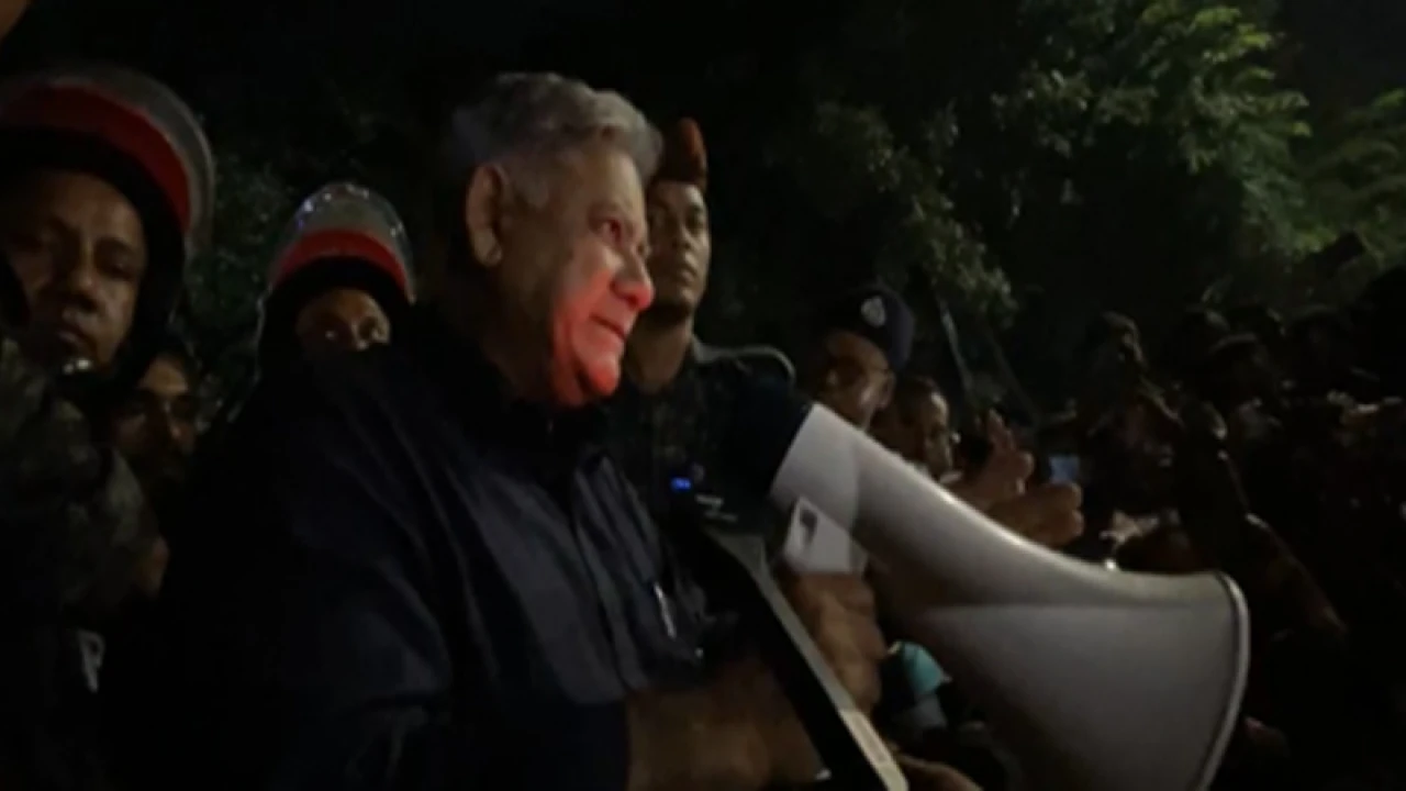 আপনারা ধৈর্য রাখেন, আল্লাহর কাছে চান: স্বরাষ্ট্র উপদেষ্টা