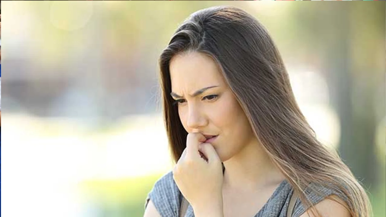 দাঁত দিয়ে নখ কাটেন? অজান্তেই ডেকে আনছেন চরম বিপদ