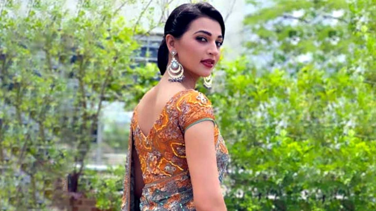 কাকে খোঁচা দিলেন বর্ষা