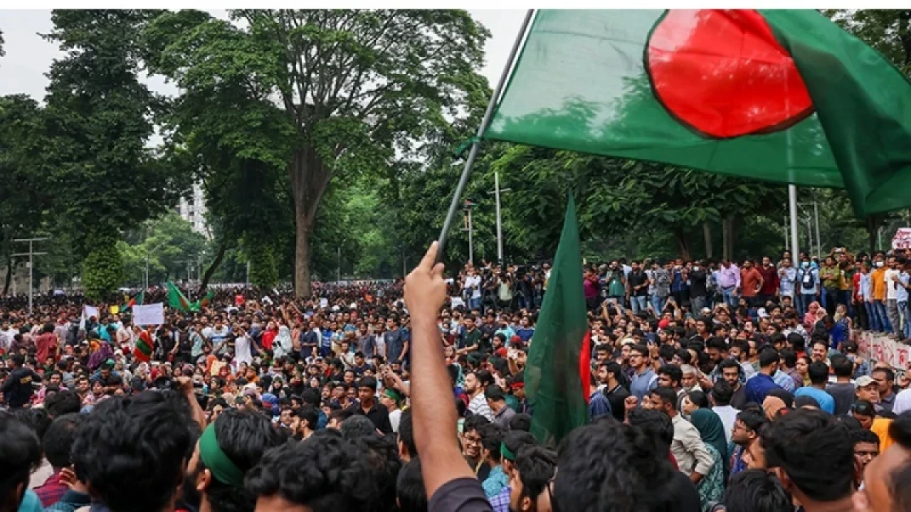 ‘ফোন চেক করে হেনস্তা’ বিষয়ে বৈষম্যবিরোধী ছাত্র আন্দোলনের বক্তব্য