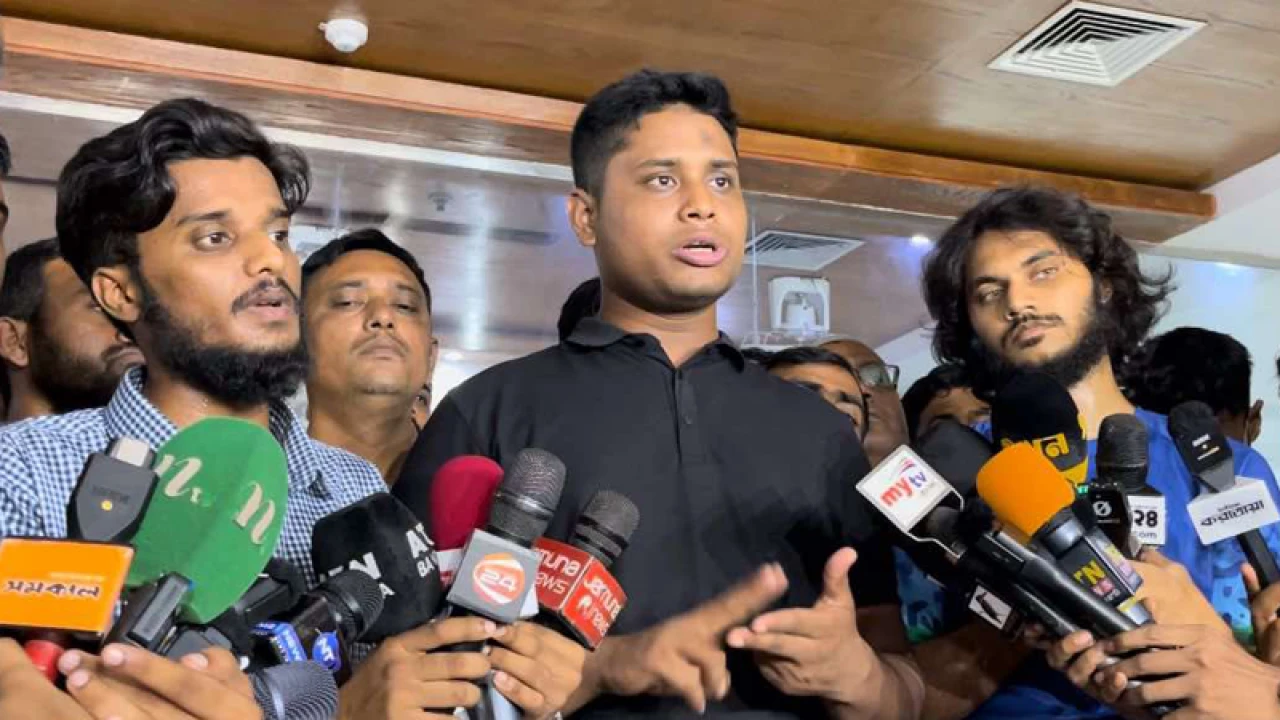 আহতদের চিকিৎসা নিশ্চিত না করা সরকারের প্রথম ব্যর্থতা: হাসনাত