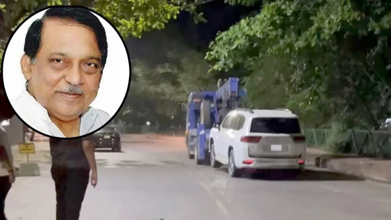 রাস্তায় পড়ে থাকা ল্যান্ড ক্রুজারের মালিক সাবেক স্বরাষ্ট্রমন্ত্রী কামাল