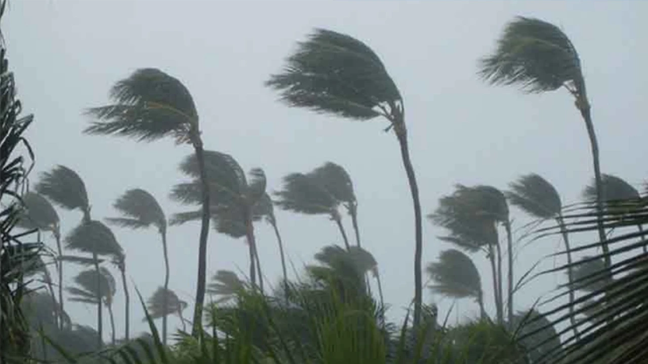 ঢাকাসহ ১৩ জেলায় ঝড়ের শঙ্কা