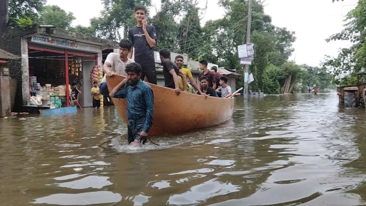 বাঁধ ভেঙে ফেনীর ৭০ গ্রাম প্লাবিত
