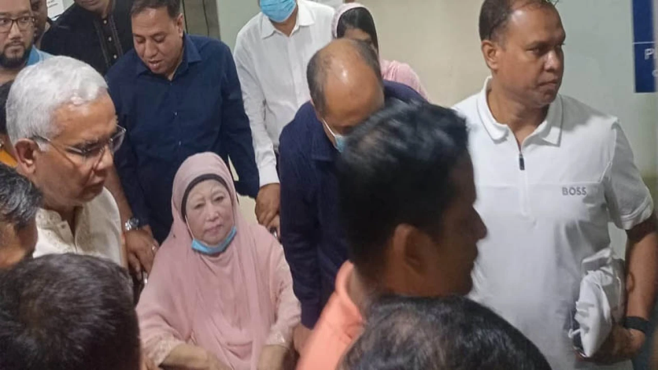 হাসপাতাল থেকে বাসায় ফিরলেন খালেদা জিয়া