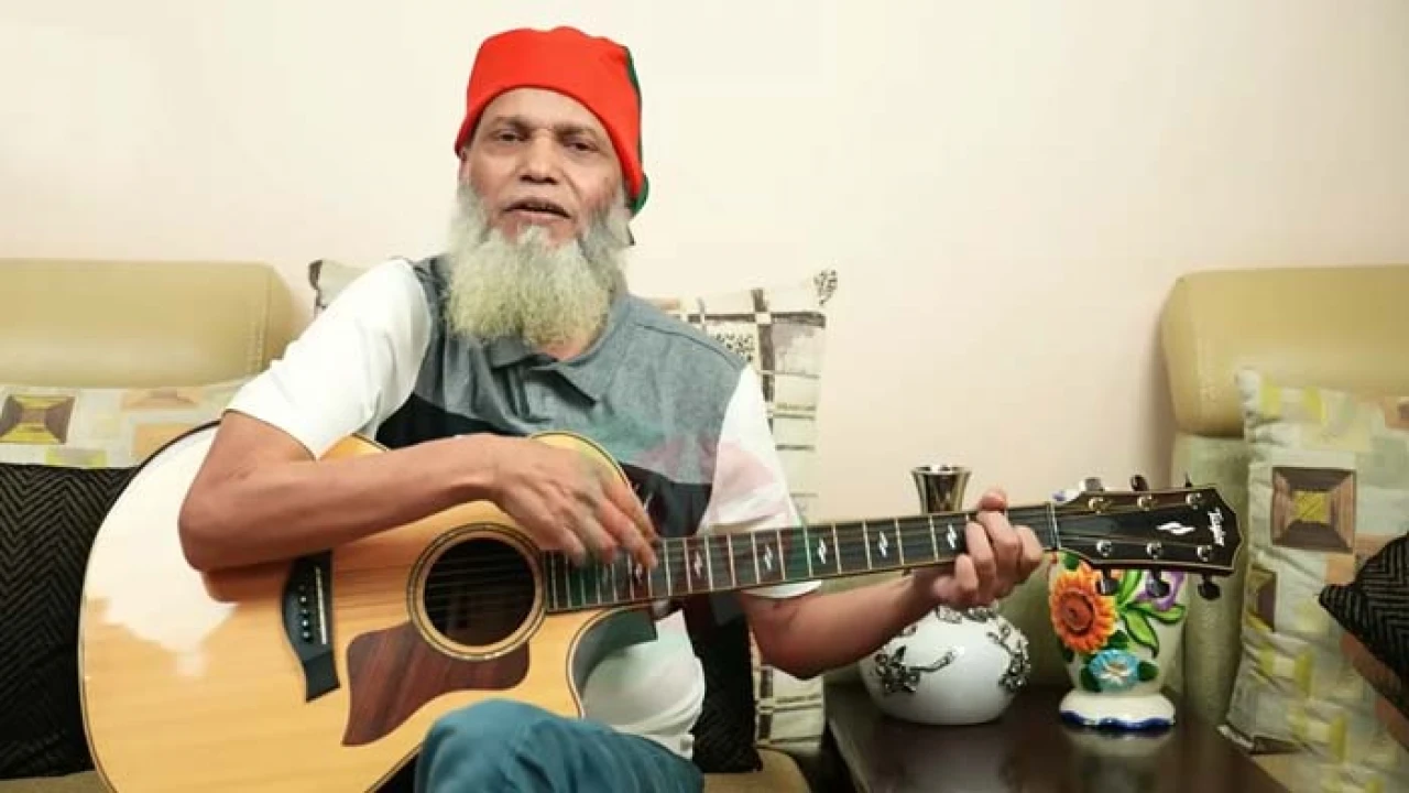 অসুস্থতা নিয়েই বিজয়ের গান গাইলেন হায়দার হোসেন (ভিডিও)