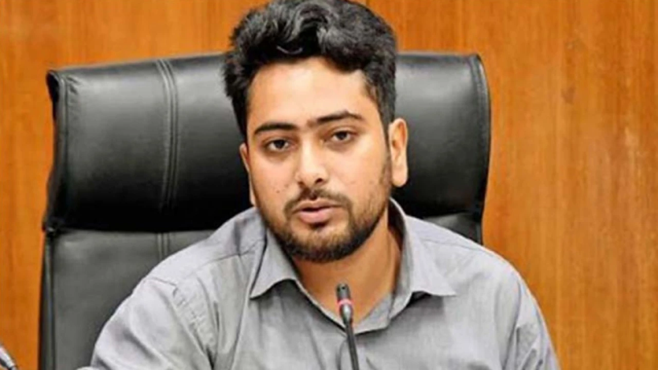 ফেনীতে মোবাইল নেটওয়ার্ক সচল রাখতে যে নির্দেশনা দিলেন তথ্য উপদেষ্টা