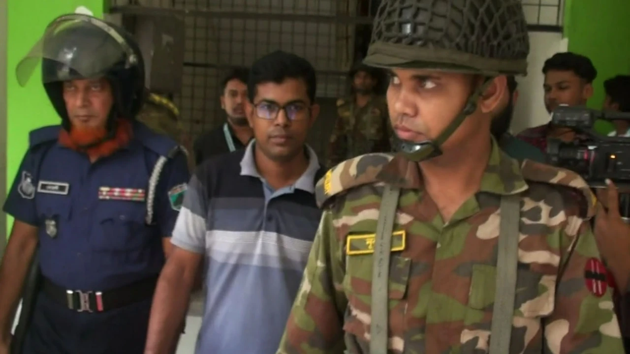 শিক্ষকের কু-প্রস্তাবে রাজি না হওয়ায় ছাত্রীকে ফেল করানোর অভিযোগ