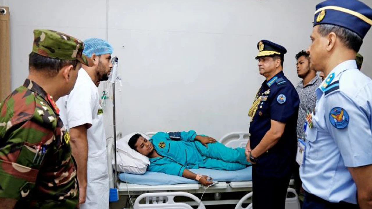 সমন্বয়ক হাসনাতকে দেখতে গেলেন বিমানবাহিনী প্রধান