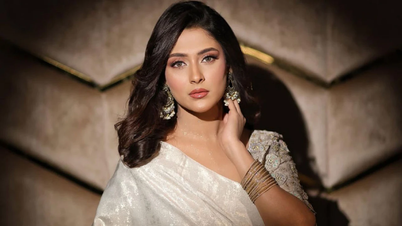 ‘স্বামী’কে জেলে পাঠানোর দাবি জানালেন মেহজাবীন