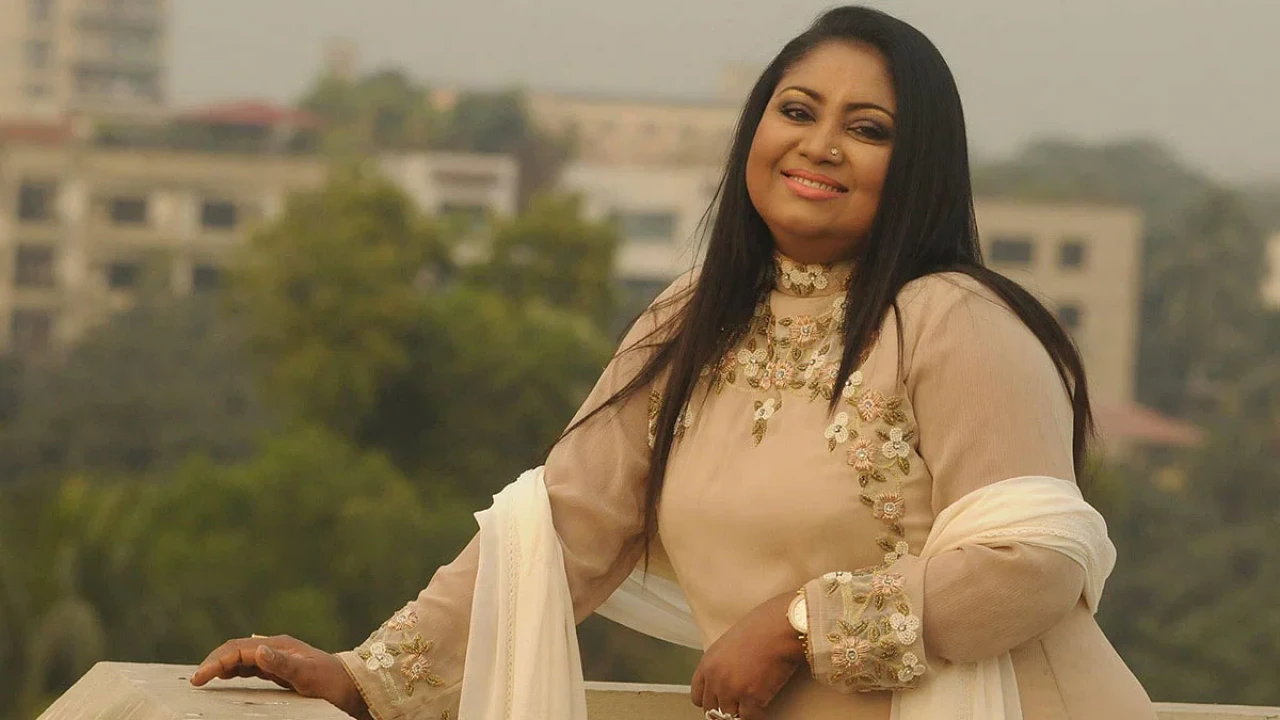 টরন্টো মাতাবেন বেবী নাজনীন, বন্যার্তরা পাবেন আয়ের অর্থ