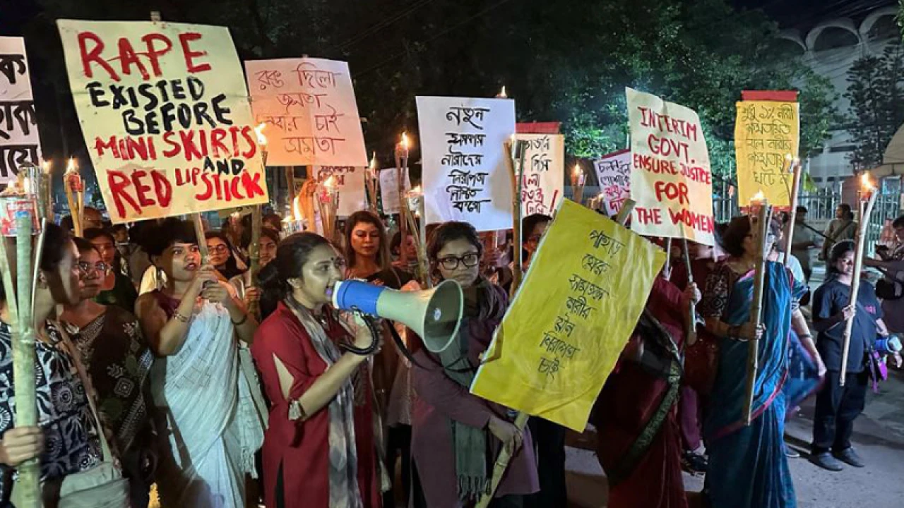 মধ্যরাতে নারীদের শেকল ভাঙার পদযাত্রা