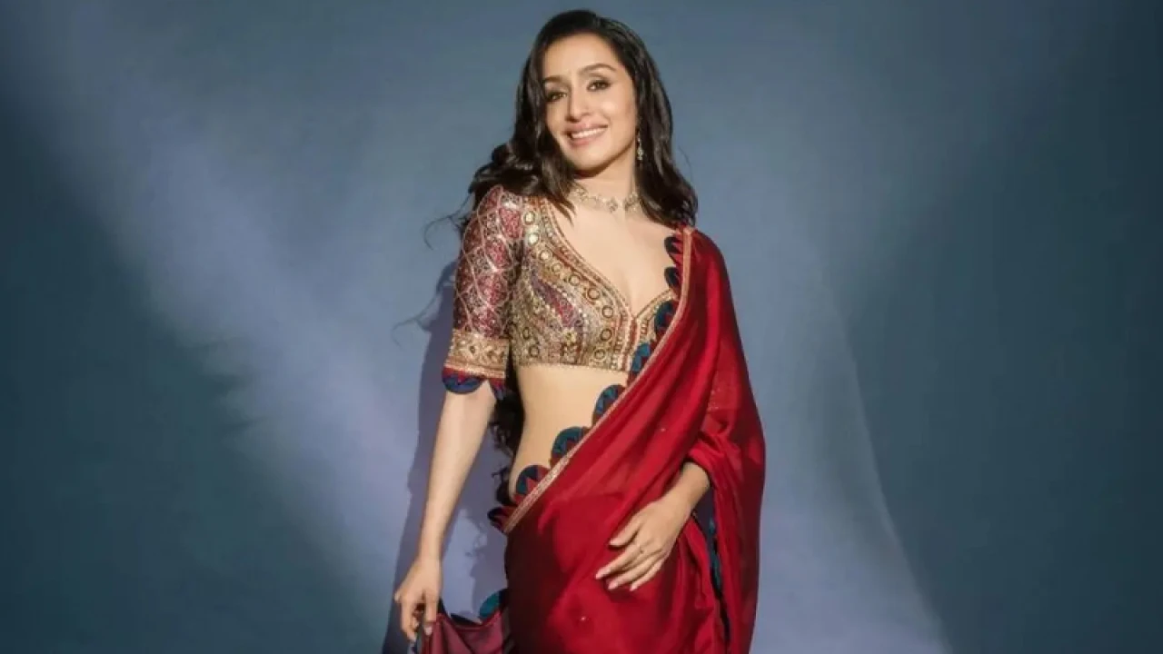 কফি শপে চাকরি করতেন শ্রদ্ধা