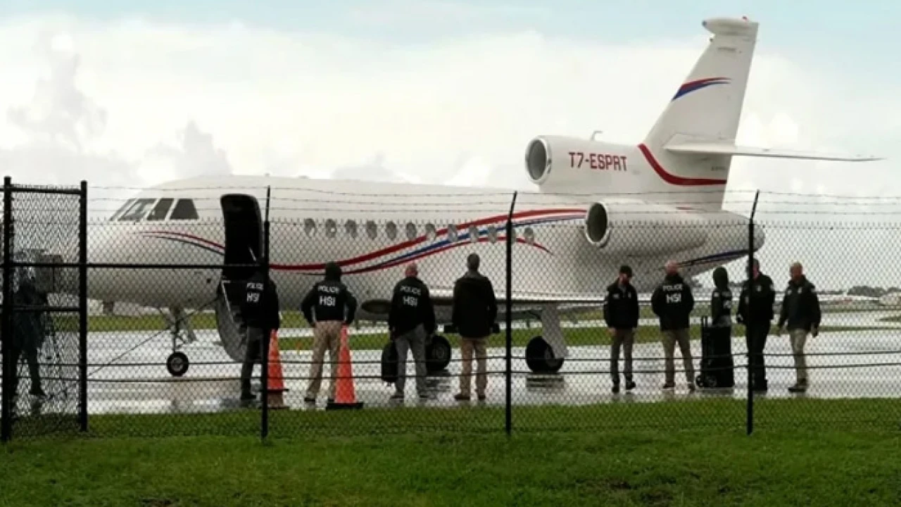 ভেনেজুয়েলার প্রেসিডেন্টের বিমান জব্দ করেছে যুক্তরাষ্ট্র (ভিডিও)