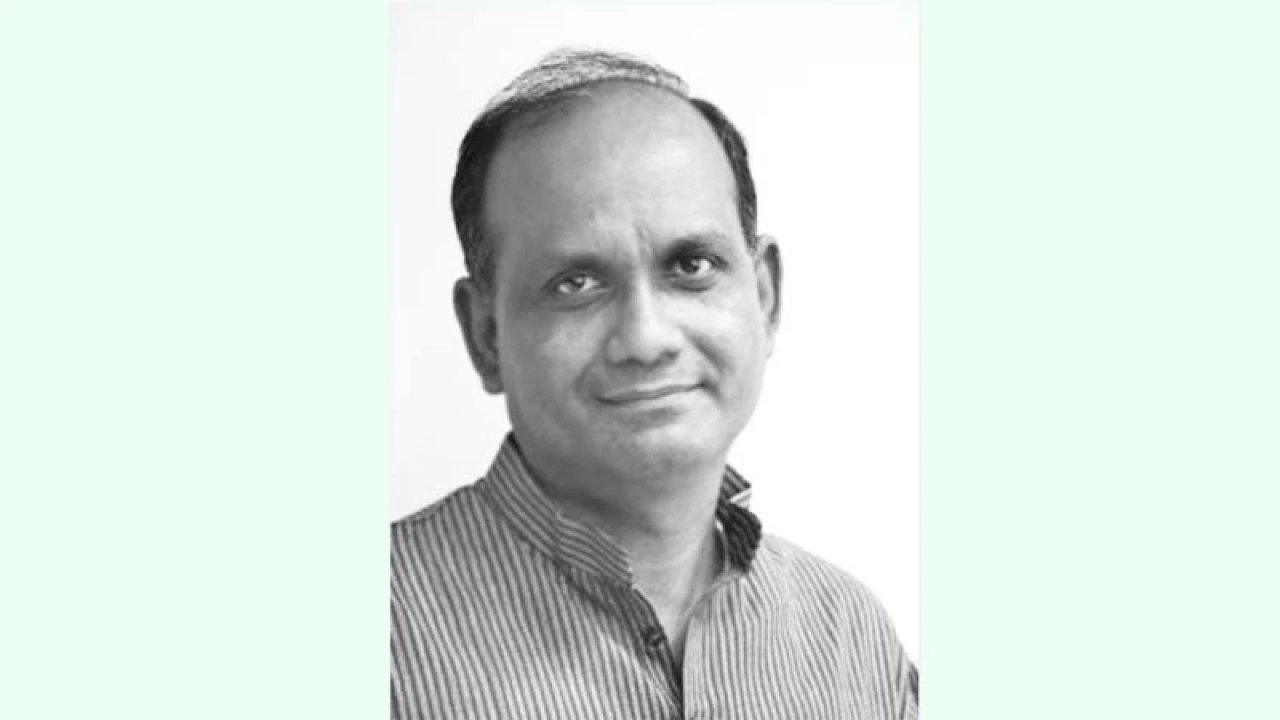 কমলা-ট্রাম্পের জমজমাট লড়াই