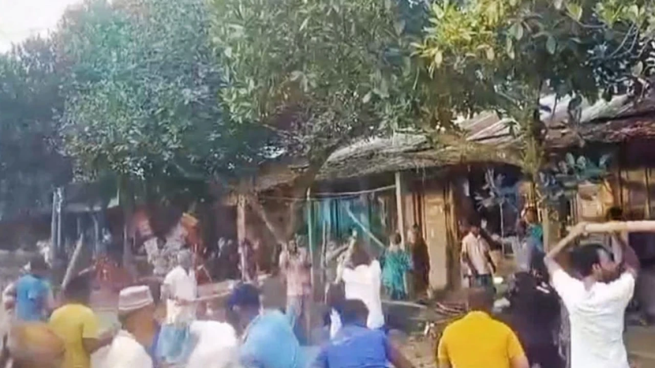 মসজিদের মাইকে ঘোষণা দিয়ে দুই গ্রামবাসীর সংঘর্ষ, আহত ৫০