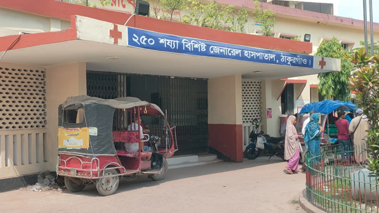 সাপের কামড়ে প্রাণ গেল দুই শিক্ষার্থীর