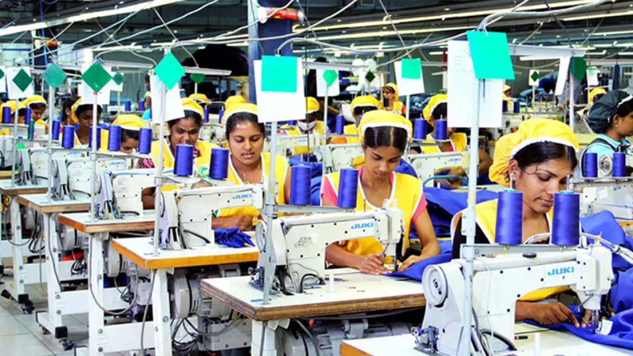 অসন্তোষের মধ্যেই খুলছে ৯৮ শতাংশ গার্মেন্টস