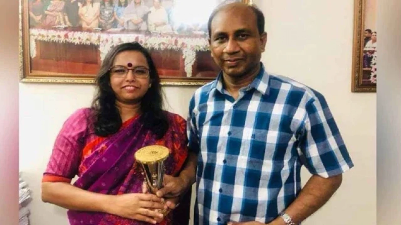 সাবেক এসবিপ্রধান মনিরুলের স্ত্রী ওএসডি