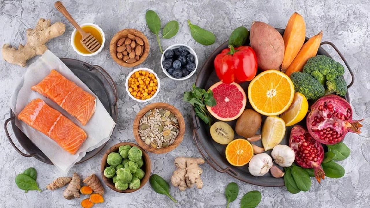 বয়স ৪০ পেরিয়েও শরীরকে চাঙ্গা রাখবে যেসব খাবার