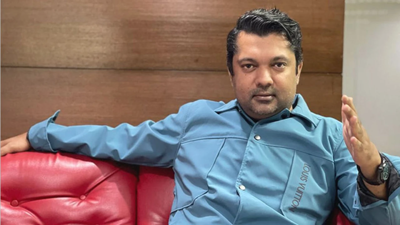 শেখ হাসিনাকে ‘মা’ সম্বোধন করে পূর্বাচলে প্লট চান ‘বিতর্কিত’ উপস্থাপক জয়