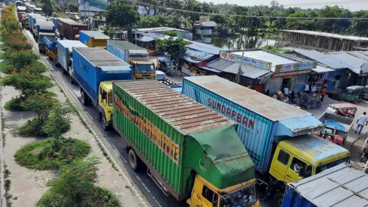 ঢাকা-চট্টগ্রাম মহাসড়কে ১০ কিলোমিটার যানজট