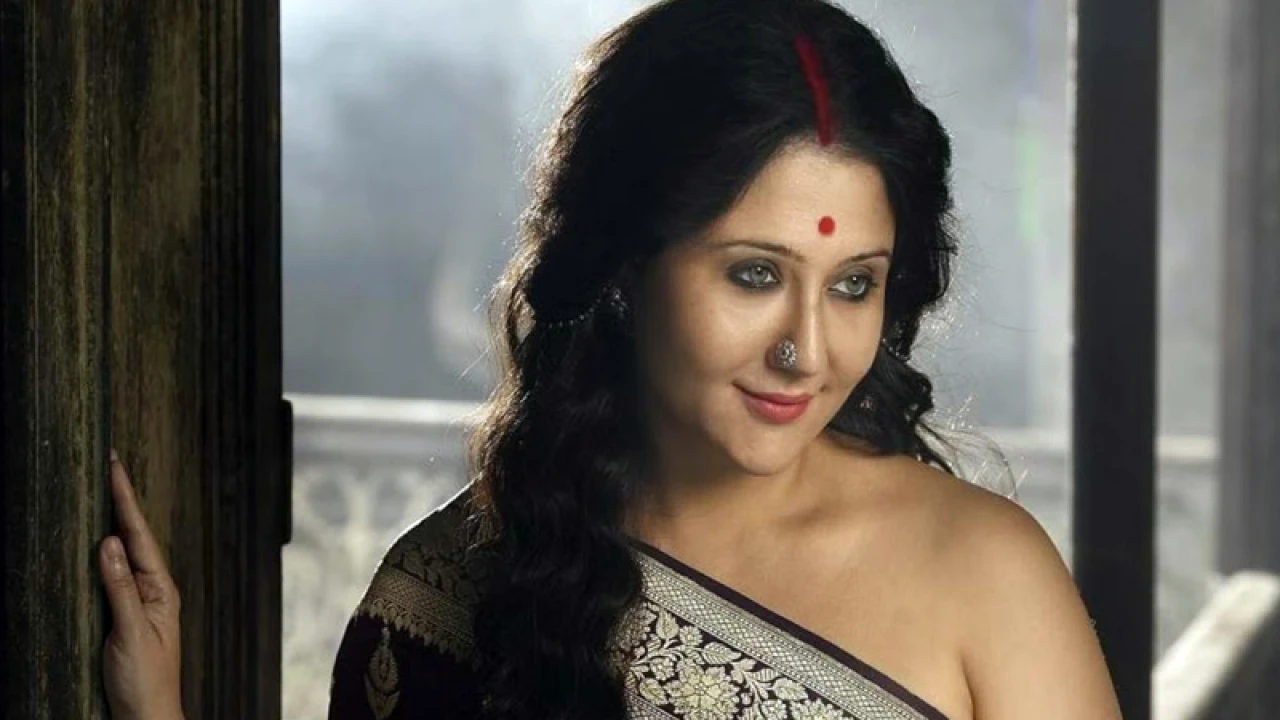 মানুষ আমাদের সং ভাবে: স্বস্তিকা