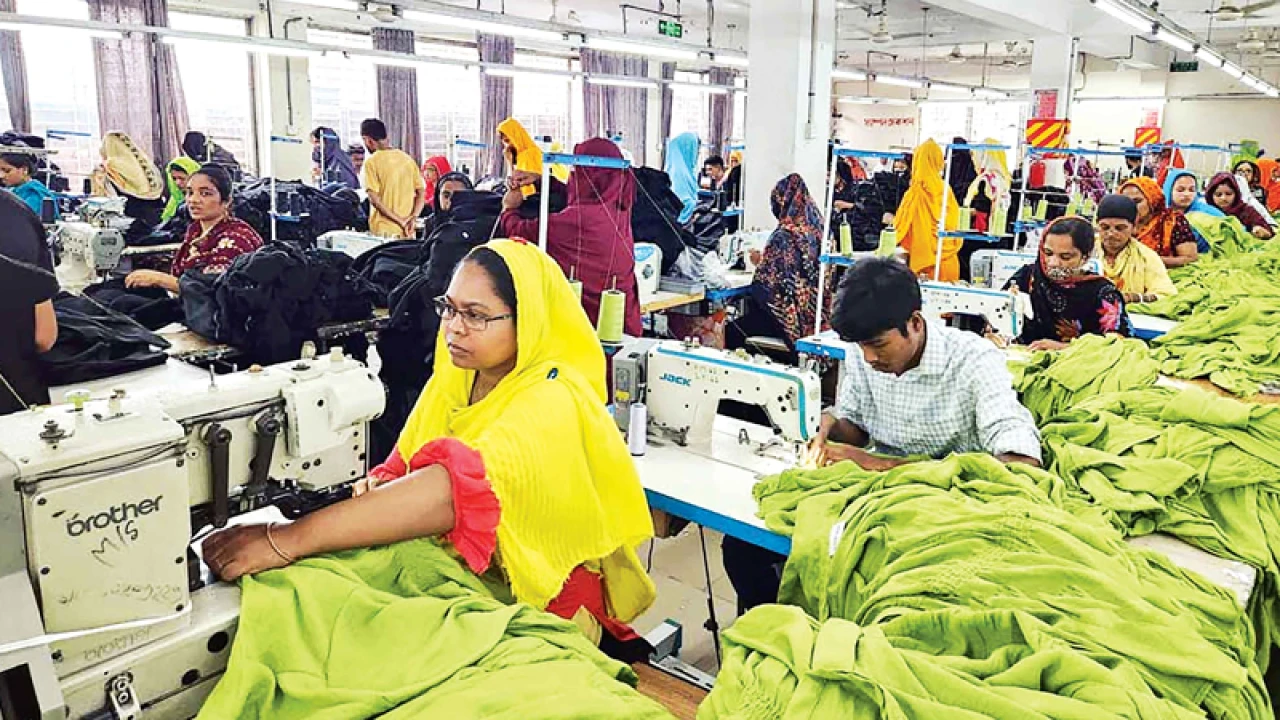 আশুলিয়ার অধিকাংশ কারখানায় উৎপাদন শুরু